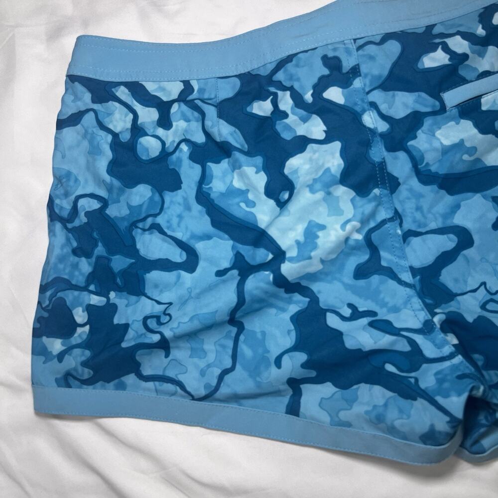 Huk Board Shorts Women’s Size 14 Blue Camo Performance Fishing Swim Beach Resort - Picture 9 of 11